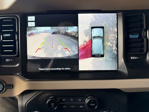 Used 2023 Ford Bronco Wildtrak AWD/4WD image 18
