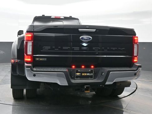 Used 2022 Ford F450 Lariat w/ FX4 Off-Road Package image 5