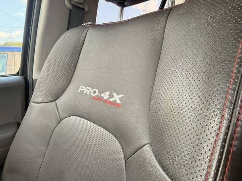Used 2012 Nissan Xterra PRO-4X w/ Pro-4x Leather Pkg AWD/4WD image 17