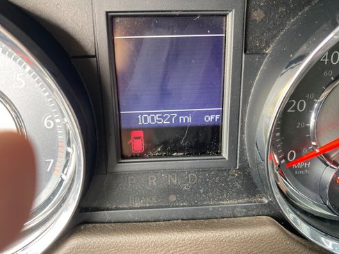 Used 2013 Chrysler Town & Country Touring-L w/ Driver Convenience Group FWD image 12