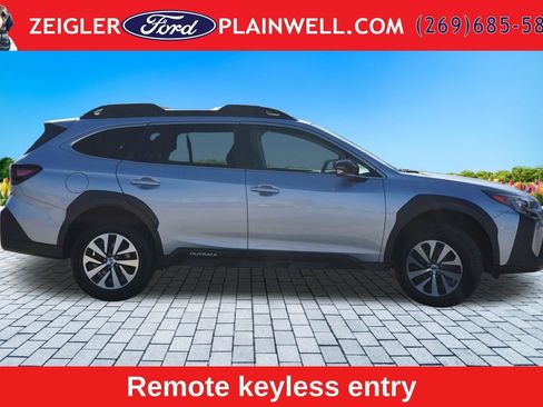 Used 2023 Subaru Outback Premium AWD/4WD image 6