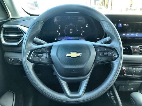 Used 2025 Chevrolet TrailBlazer LT image 14