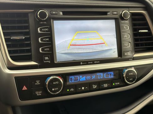 Used 2016 Toyota Highlander Limited AWD/4WD image 17