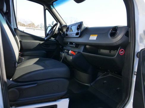 Used 2023 Mercedes-Benz Sprinter 3500 w/ Acoustic Package image 40
