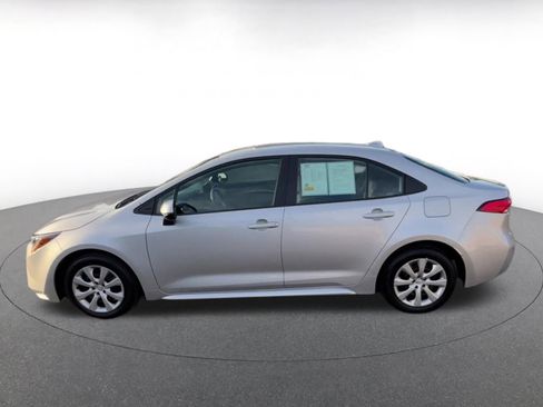 Used 2025 Toyota Corolla LE image 9