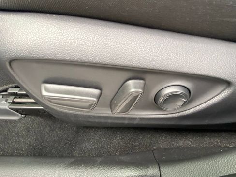 Used 2022 Toyota RAV4 XLE w/ Convenience Package AWD/4WD image 10