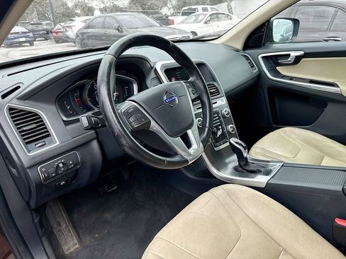 Used 2016 Volvo XC60 T6 w/ Proximity Package image 10