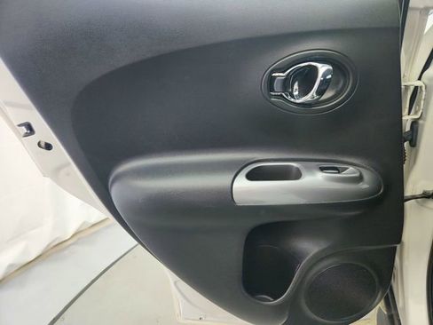 Used 2015 Nissan Juke S image 23