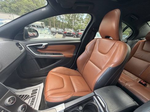 Used 2015 Volvo S60 T5 Platinum w/ 19" Sport Package FWD image 19