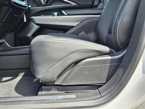 New 2024 Cadillac Lyriq Sport image 4