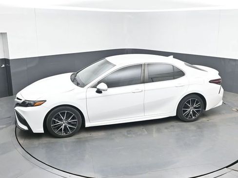 Used 2023 Toyota Camry SE FWD image 32