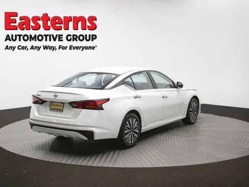 Used 2025 Nissan Altima 2.5 SV FWD image 40