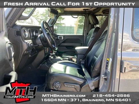 Used 2022 Jeep Wrangler Unlimited Sahara w/ Cold Weather Group AWD/4WD image 9