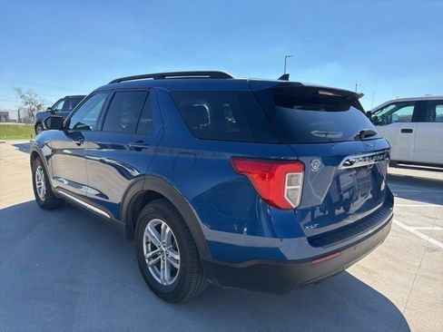 Used 2021 Ford Explorer XLT image 8