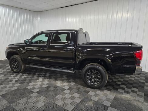 Used 2023 Toyota Tacoma SR5 AWD/4WD image 4