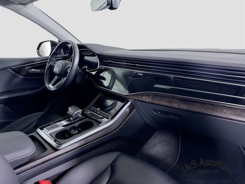 Used 2022 Audi Q8 Premium w/ Convenience Package image 35