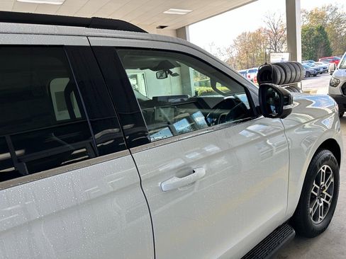 New 2025 Ford Expedition Active image 9