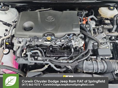 Used 2025 Toyota Camry SE image 35