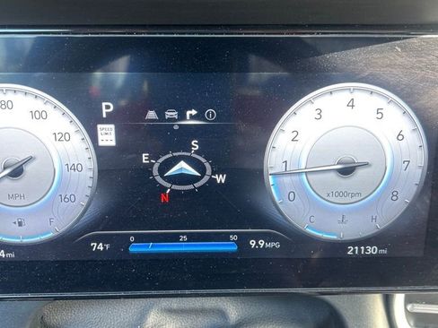 Used 2025 Hyundai Elantra SEL image 14