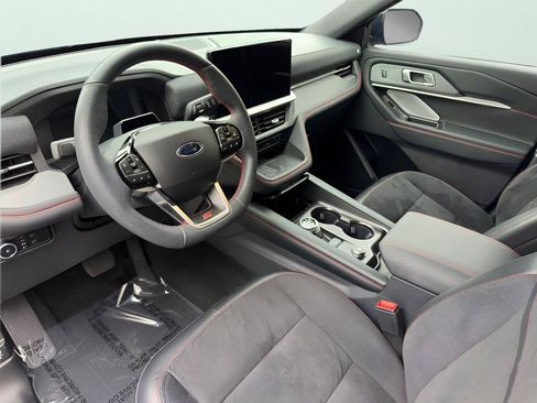 Used 2025 Ford Explorer ST AWD/4WD image 16