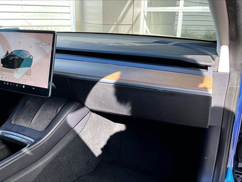 Used 2022 Tesla Model 3 Long Range image 16