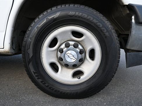 Used 2017 Chevrolet Express 3500 LT w/ LT Preferred Equipment Group image 9