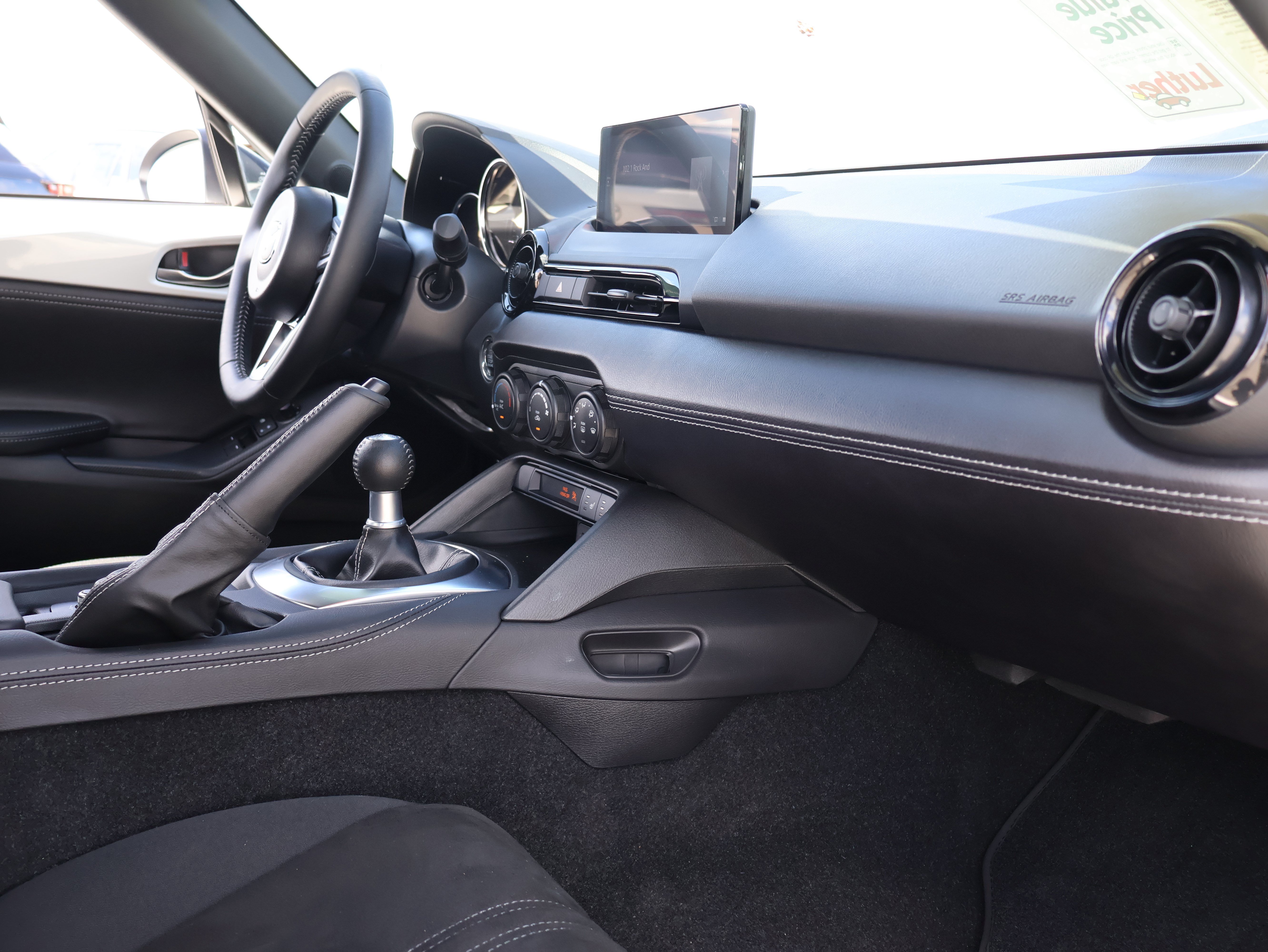 Certified 2025 MAZDA MX-5 Miata Club RWD image 9