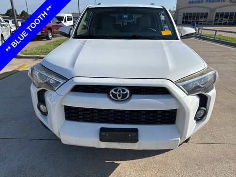 Used 2017 Toyota 4Runner SR5 RWD image 2