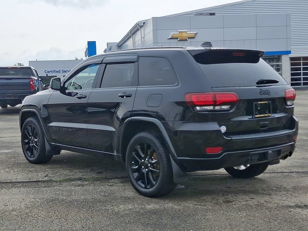 Used 2022 Jeep Grand Cherokee Laredo X AWD/4WD image 5