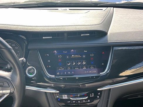 Used 2022 Cadillac XT6 Premium Luxury w/ Technology Package image 9