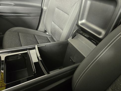 Used 2024 Chevrolet Traverse LS FWD image 30