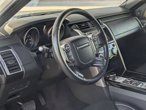 Used 2017 Land Rover Discovery HSE Luxury image 10
