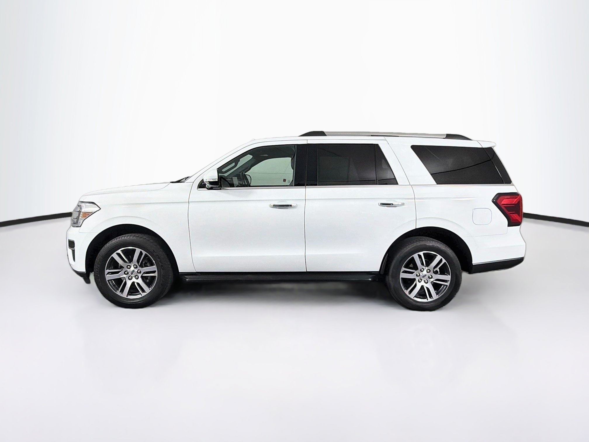 Used 2024 Ford Expedition Limited RWD image 4