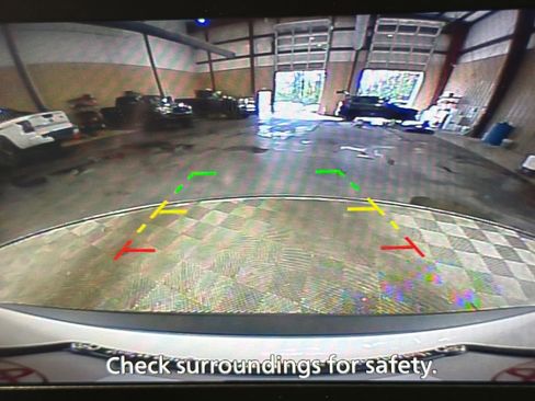 Used 2023 Nissan Rogue S image 29