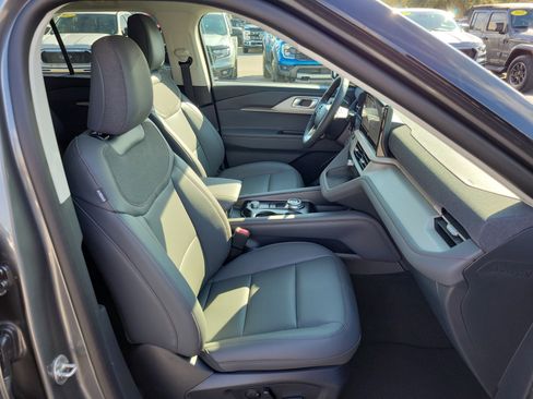 New 2026 Ford Explorer Active w/ Active Comfort Package image 30