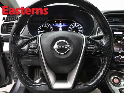 Used 2023 Nissan Maxima SV w/ Floor Mat Group FWD image 10