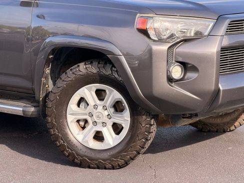 Used 2018 Toyota 4Runner SR5 Premium AWD/4WD image 4