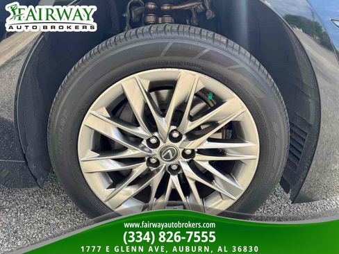 Used 2018 Lexus LS 500 w/ Interior Upgrade Package image 35