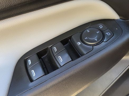 Used 2024 Chevrolet Equinox LS w/ LS Convenience Package FWD image 36