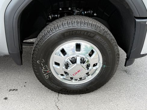 New 2026 GMC Sierra 3500 Pro AWD/4WD image 12