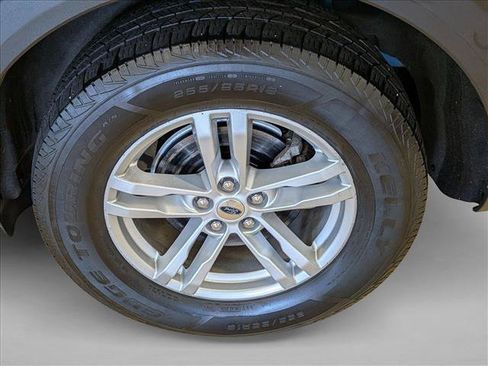Used 2020 Ford Explorer XLT w/ Equipment Group 202A AWD/4WD image 26