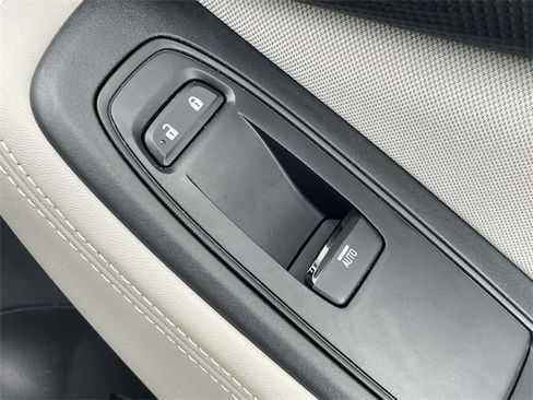 Used 2023 Subaru Forester Premium image 19