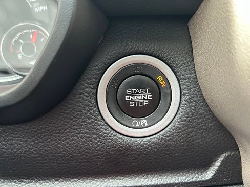 Used 2020 RAM 1500 Laramie AWD/4WD image 26