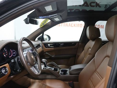 Used 2019 Porsche Cayenne AWD/4WD image 14