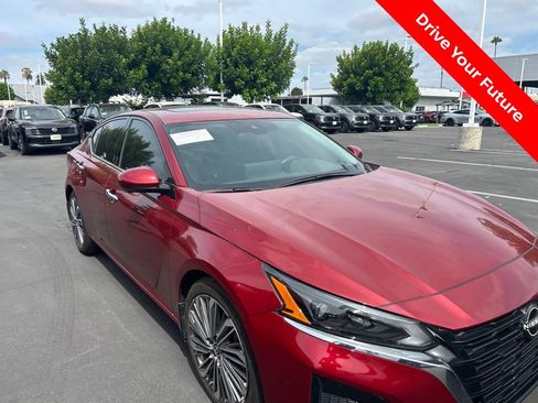 Used 2024 Nissan Altima 2.5 SL FWD image 5