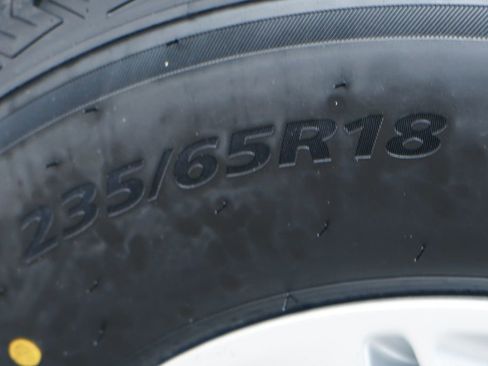 Used 2019 Chevrolet Blazer LT FWD image 43