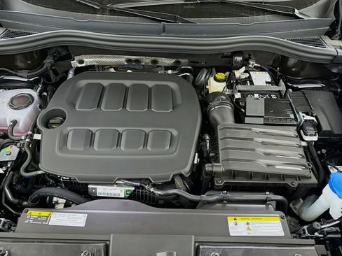 New 2026 Volkswagen Tiguan SE R-Line image 32