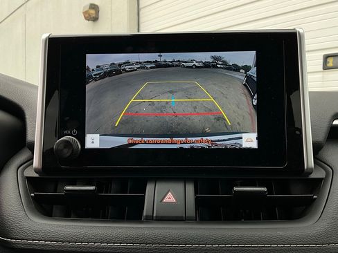 Used 2025 Toyota RAV4 XLE image 32