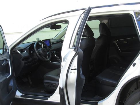 Used 2025 Toyota RAV4 XLE Premium w/ Weather Package AWD/4WD image 14