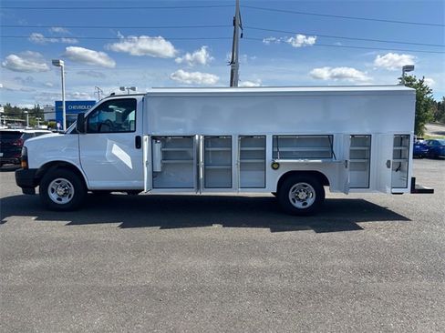 Used 2021 Chevrolet Express 3500 w/ Power Convenience Package image 21